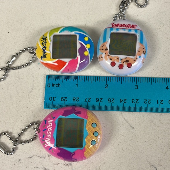 Tamagotchi 2017 Rainbow Candy Swirl Ice Cream Milk & Cookies Case Spare Battery - Picture 4 of 16